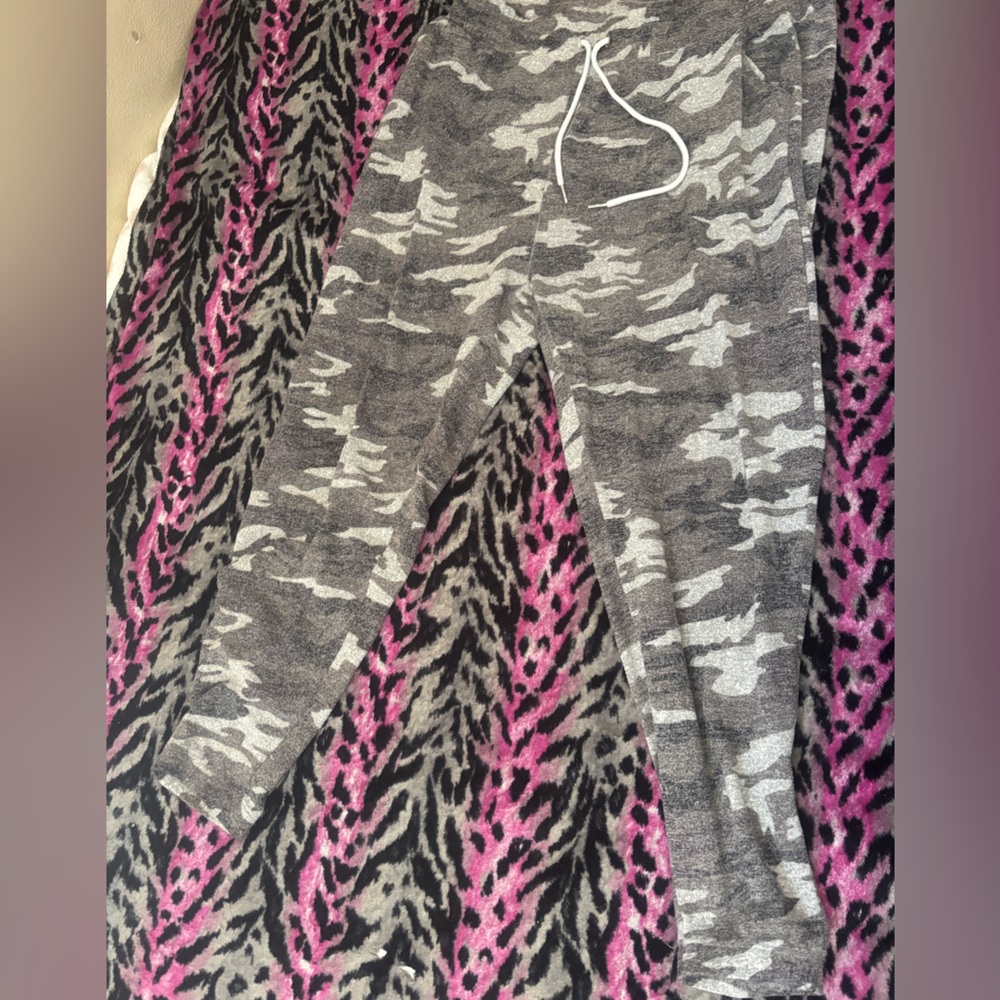 Gray Camouflage Jogger Sweatpants